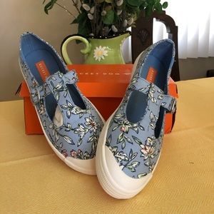 NWOT Rocket Dog Mary Jane Sneakers